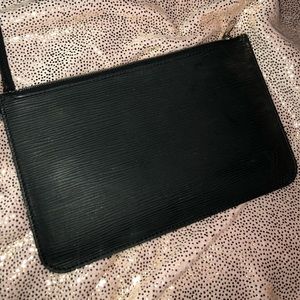 Louis Vuitton Neverfull MM Epi Clutch